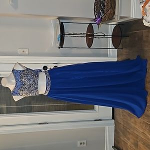 Gorgeous 2-Piece Formal Gown